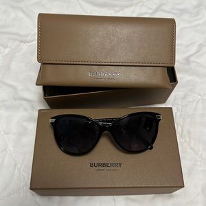 Burberry BE4216 Black/Grey Gradient AUTHENTIC